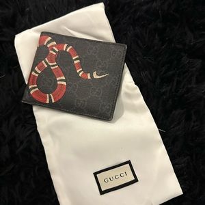 Gucci snake wallet
